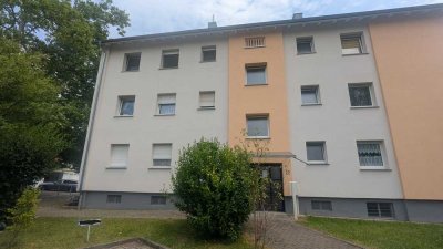 Teilsaniert & renoviert: ruhig gelegene 3-Zimmer-Whg.