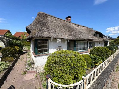 Ein Raumtraum für die ganze Familie! Zweifamilienhaus : Bungalow mit Reetdachhaus in optimaler Lage!