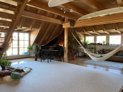 Lichtdurchflutetes großzügiges Studio mit Balkon und Blick auf die Altstadt von  Weimar