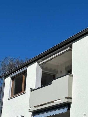 Schöne 3 ZKB-Wohnung mit Loggia