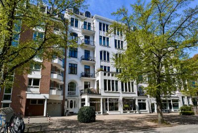 Viel Raum für Ihre Ideen - großzügiger Altbau in beliebter Wohnlage