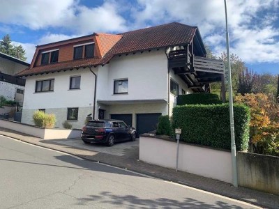 Zweifamilienhaus in sonniger Hanglage mit herrlichem Weitblick