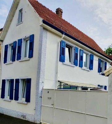 Einfamilienhaus in Albig (mit Hofreite, Nebengebäuden und Garten)