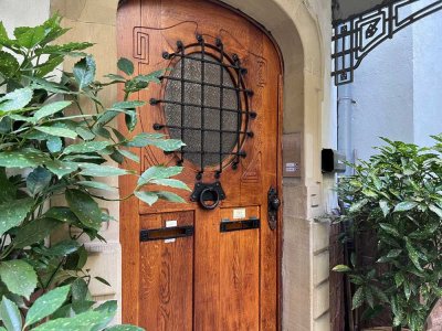 +++Traumwohnung in Jugendstilvilla + 2 Zimmer, Wohnküche, Balkon, Gäste WC +++