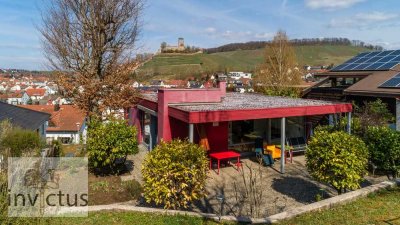 Traumhaftes Familiendomizil mit Einliegerwohnung und Burgblick