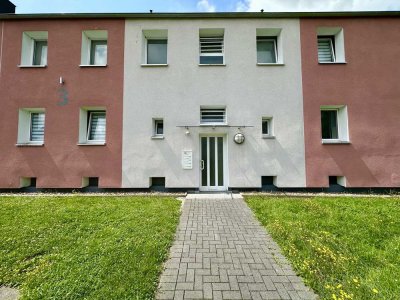Neu renovierte 2,5-Zimmer-Wohnung mit bodengleicher Dusche, großer Küche und traumhaftem Balkon mit