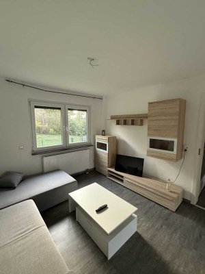 Sanierte Wohnung mit zwei Zimmern und EBK in Asperg