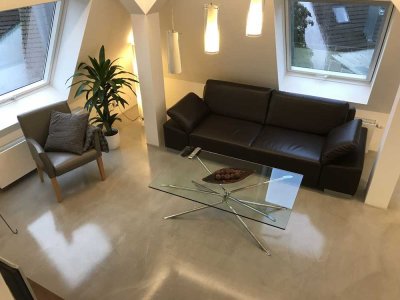 Stilvolle, vollständig renovierte 2-Zimmer-Wohnung mit EBK in Stuttgart
