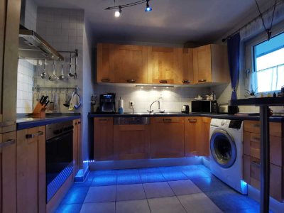E I N M A L I G * Erstbezug nach Sanierung, 3-Zimmer-Wohnung in Top-Lage mit Garage und Einbauküche