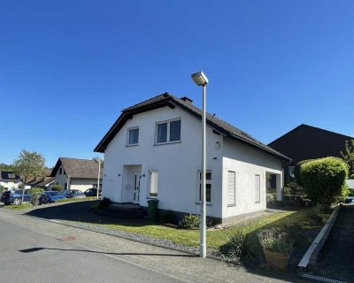 Freistehendes Einfamilienhaus | Südwest Ausrichtung | Eckgrundstück | Garage und Stellplatz