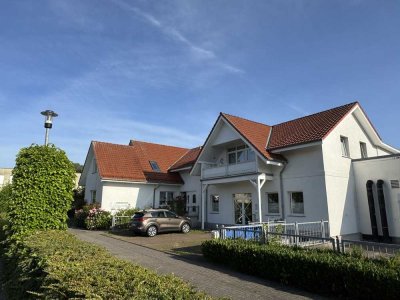 Freundliche 4-Zimmer-Dachgeschosswohnung mit Balkon, Südausrichtung und EBK in Grimmen