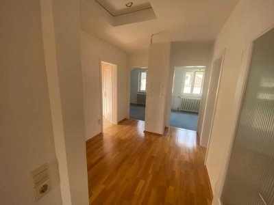 Gemütliche DG-Wohnung mit 3 Zimmern und EBK in Tuttlingen-Möhringen