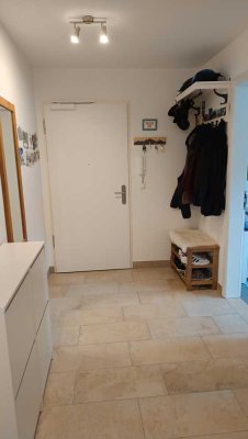 890 € - 62 m² m. Balkon /TG
01.07.2025 wird eine moderne 2-Zimmer-Wohnung in Mauerstetten vermietet