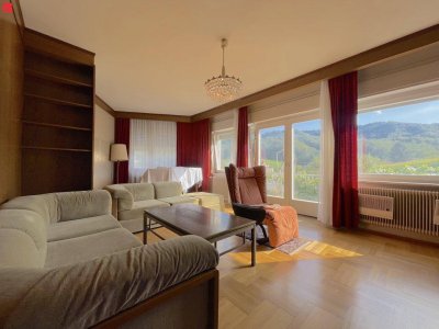 Pool mit Aussicht: Ruhige Wohnoase mit Abendsonne