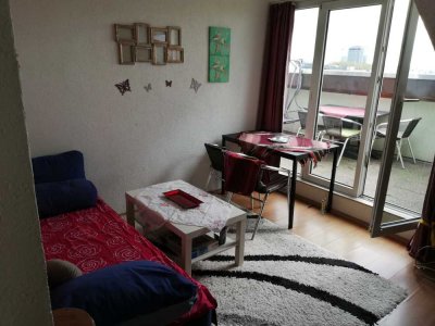 Helle 1-Zimmer Wohnung im 6. OG mit Terrasse in Ludwigshafen Nord/Hemshof