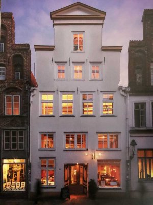 Hochwertig möblierte 1 Zimmerwohnung im sanierten Altbau