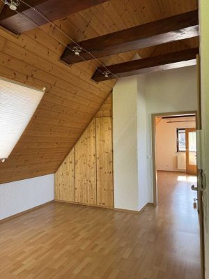 2-Zimmer-Dachgeschosswohnung in Ahorn (OT Witzmannsberg)
