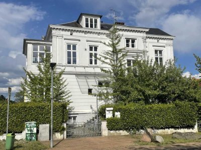 Renovierte Dachgeschoss Wohnung mit Stadtparkblick
