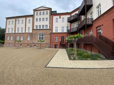 Moderne 2-Zi.-Mietwohnung | Schwerin | WE 14 | Loggia | EBK | Kamin | www.LUTTER.net