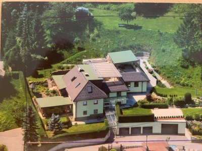 Exklusives Anwesen mit einzigartiger Aussicht, eingebettet in einem parkähnlichen Waldgrundstück