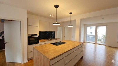 Helle, moderne 4-Zimmer Wohnung mit zwei Balkonen, Innenhof, perfekt für Familien