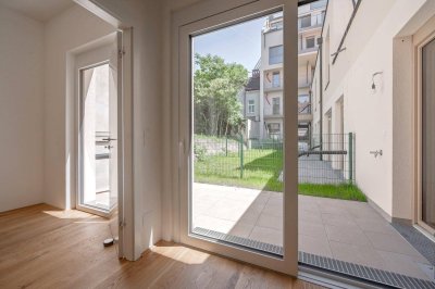 ++Apartment/AirBNB++ Outstanding First-Occupancy Apartment with Terrace &amp; Garden