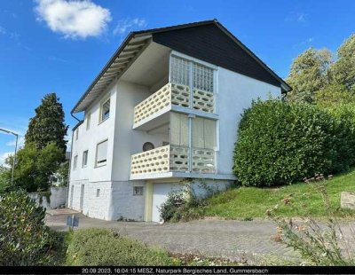 Freistehendes Zweifamilienhaus mit Nebengebäude in Gummersbach
