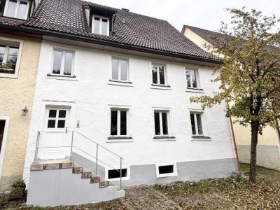 Modernisierte DHH inkl. 196m² Wohnfl., Garage, Balkon, Terrasse uvm.
