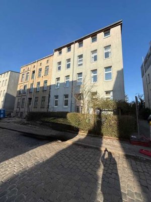 Hochparterre-  Herderstraße 9- Gäste WC, Küche-  3 ,5 Zimmer