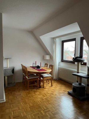 Gepflegte 2-Zimmer-Wohnung im Dachgeschoss!