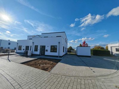 NEUBAU: Stilvolle Doppelhaushälfte in idyllisch-ruhiger Bestlage in Neubaugebiet in Hochheim am Main