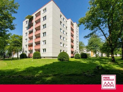 Großzügige 2-Zimmer-Wohnung mit Balkon - Frisch renoviert für Sie - Kurzfristiger Bezug möglich  -