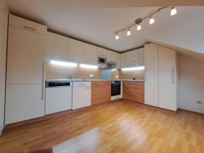 Zentral wohnen im Herzen der Lipizzanerheimat: geräumige, modernisierte 3-4 Zimmerwohnung und Gartenanteil