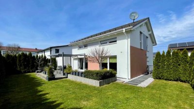 KF: Modernes, stilvolles Einfamilienhaus, neuwertig, gepflegt.
Effizienzhaus mit Wärmepumpe - Garag