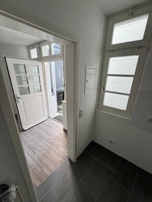 2-Zimmer-Wohnung mit voll renoviertem Bad & Küche in Bestlage der Lenneper Altstadt