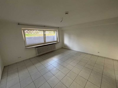 myHome-Immobilien / Supergünstige gepflegte 1 Zi-Wohnung mit EBK und S-Bahn Nähe im beliebten Bieber