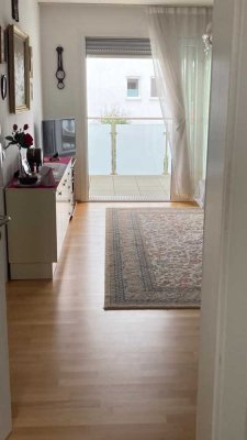 Exklusive 2-Zimmer-Wohnung mit EBK, Balkon mit Markise, Tageslichtbad, Barrierefrei, Fußbodenheizung