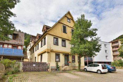 Gut vermietete historische Immobilie