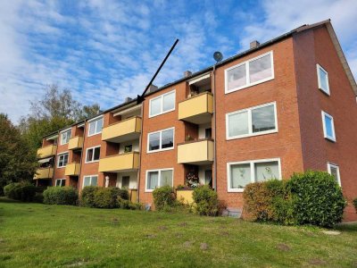 Zentral gelegene, attraktive 76 qm Wohnung mit Balkon in Kiel am Vieburger Gehölz