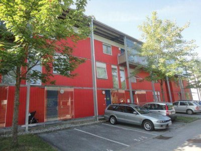 Erdgeschoßwohnung mit Terrasse, Gartenanteil und PKW-Abstellplatz