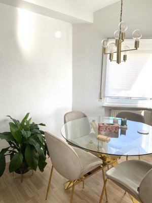 Helle unmöblierte 2-Zimmer-Wohnung mit Balkon & Tiefgarage