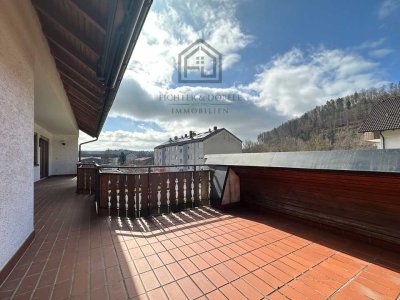 F&D | Herrliche 4,5-Zimmer-Wohnung mit Südwestbalkon, Terrasse und Garage in ruhiger Wohnlage