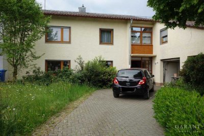 Doppelhaushälfte mit drei Wohneinheiten