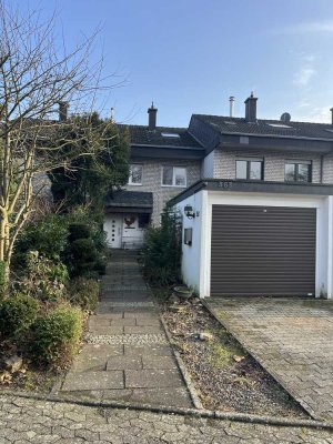 Reihenmittelhaus mit Wintergarten, Dachstudio & Garage in TOP Lage