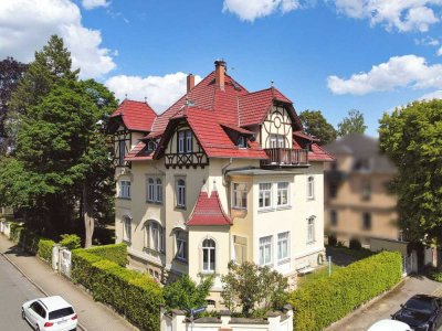 +++ Rarität in stilvoller Villa! großzügige 5-Zimmer-Wohnung mit zwei Loggien +++