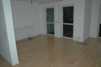 Helle größzügige 3-Zimmer Erdgeschosswohnung mit Terrasse und Garten in Arheilgen