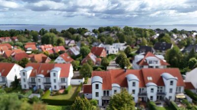 Nur 500 Meter vom Strand entfernt! Großzügiges & energieeffizientes Endreihenhaus in begehrter Lage!