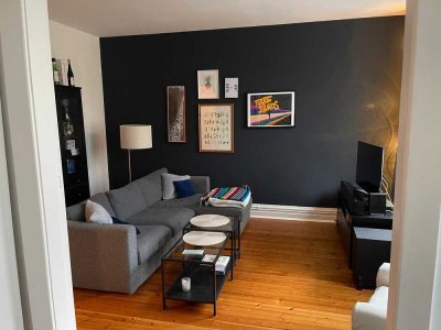 Charmante 3,5-Zimmer-Altbau-Wohnung mit Balkon und Garten am Volkspark
