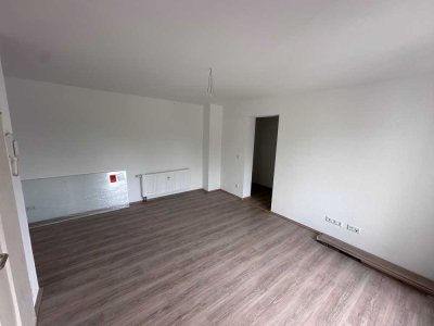 Schöne und gepflegte 2,5 Zimmerwohnung mit Terrasse