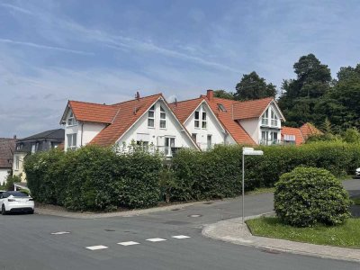 Modernes gepflegtes Reihenhaus mit Einliegerappartement in direkter Waldrandlage